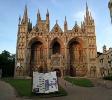 CathedralBook 360x320