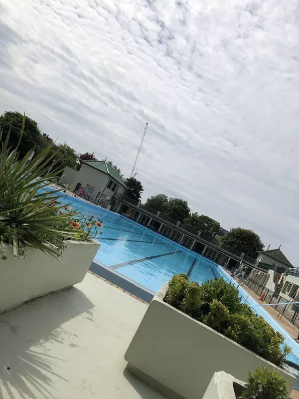 XPeterboroughLidoflowers jpg pagespeed ic  okh3 cUODw