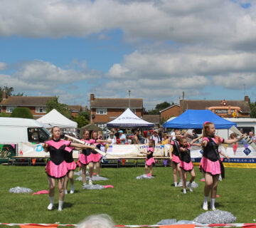 DeepingsCarnival Dancing 360x320