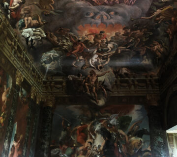 BurghleyHouse hell 360x320