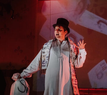 AChristmasCarol LamphouseSwag 360x320